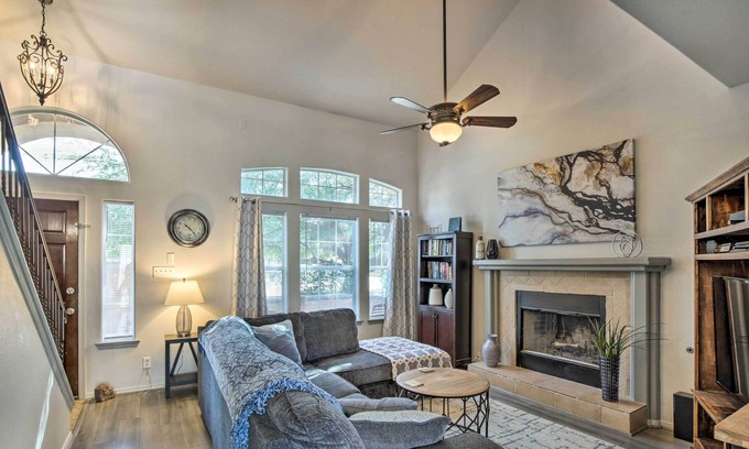 El Paso House | Dog-Friendly El Paso Retreat w/ Private Pool!
