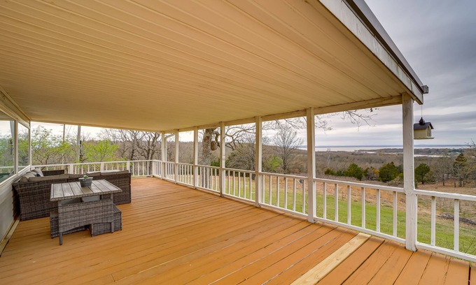 Eufaula Cabin | Dog-Friendly Eufaula Cabin Rental w/ Lake Views!