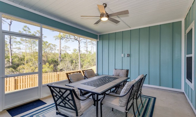 Gulf Breeze House | Dog Friendly |Fenced |New Build |Screened Patio |Minutes To Beach |King Master |2 Queens |Bunk Room