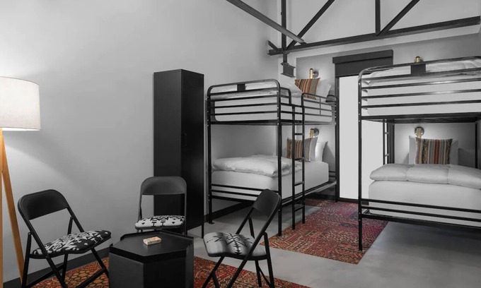 People's Freeway Hotel | Dog-friendly & Free Parking, Friend Bunk Room at evo Hotel