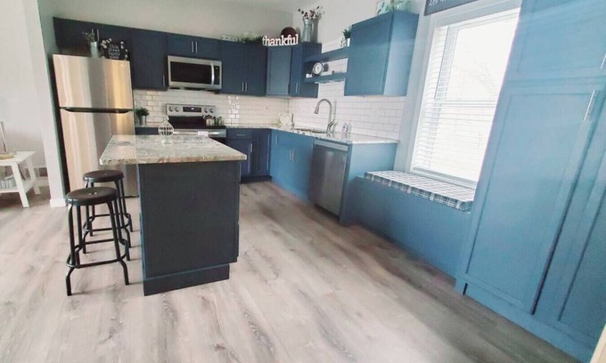 Alpena House | Dog Friendly|Fully Fenced|Full Kitchen|Firepit