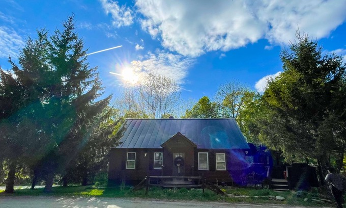 Mount Holly House | Dog-friendly getaway with mountain views, games, & deck - near skiing & trails