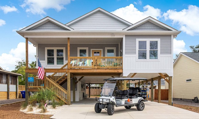Tranquil Harbour House | Dog Friendly, Gorgeous home with 6 seater Golf Cart - minutes from the beach.