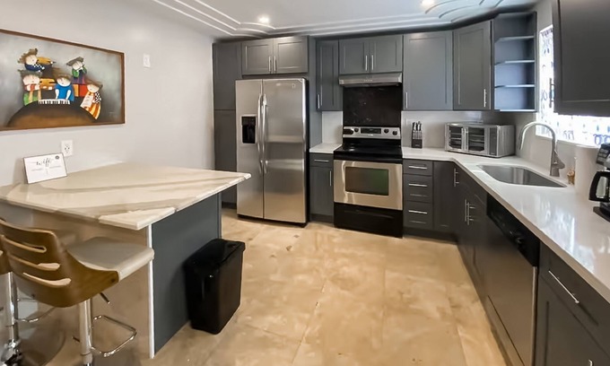 Poiciana Park II House | Dog-friendly guesthouse with fully equipped kitchen, grill & Wifi