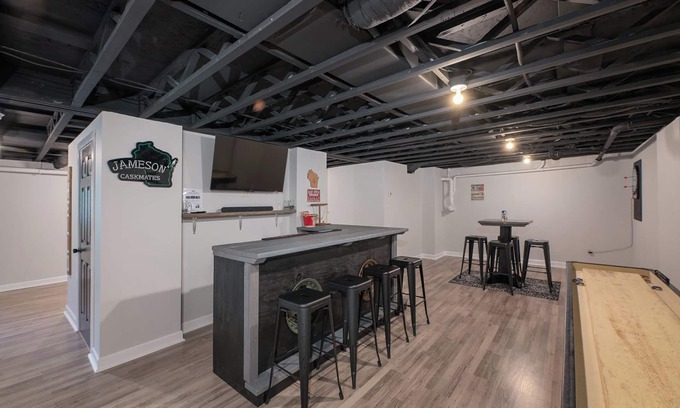 Townsend Cabin | Dog Friendly Home in Townsend - Outdoor Adventure-ready