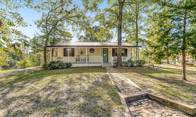San Augustine House | Dog-friendly home near lake with firepit, board games, patio, deck, washer/dryer