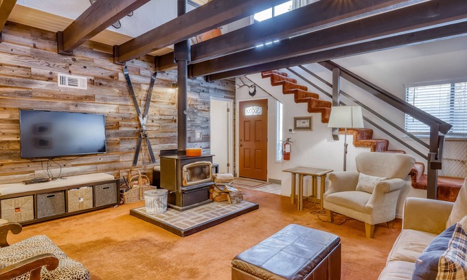 Serene Lakes House | Dog-friendly home with washer/dryer & wood stove