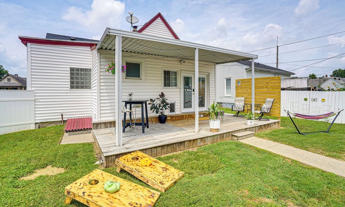 Jeffersonville - Clarksville House | Dog-Friendly Home w/Yard, 6 Mi to Louisville!