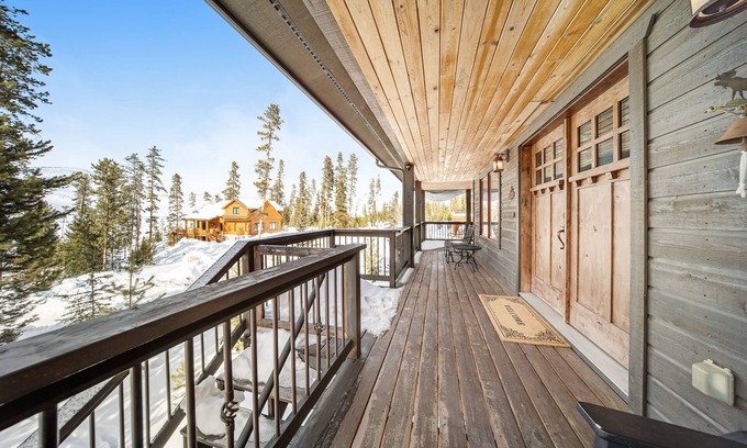 Grand Lake House | Dog-friendly home with views, WiFi, gas fireplace, & washer/dryer