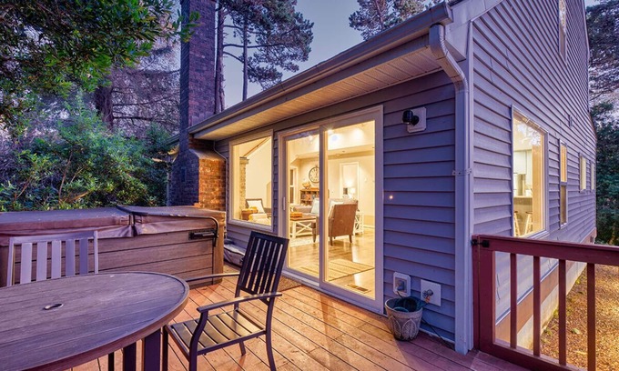 Ocean Park House | Dog-Friendly, *HOT TUB*, Walk to Beach (Sisu)