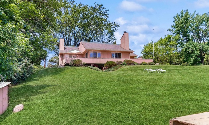 North Hero House | Dog-friendly, house & guest house on Lake Champlain, views, lakefront, bbq