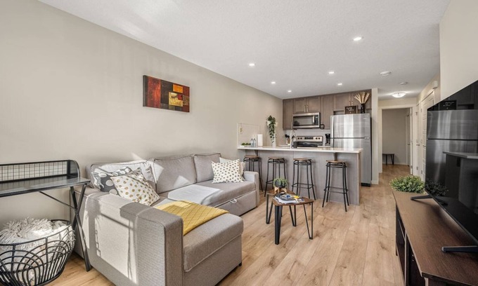 Keith House | Dog Friendly » King Bed » Free Banff Pass » AC