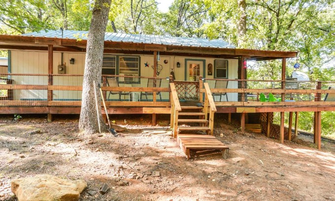 Kingston House | Dog-Friendly Kingston Cabin with Wraparound Deck!
