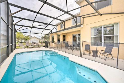 Crystal Cove House | Dog-Friendly Kissimmee Home with Lanai and Pool!