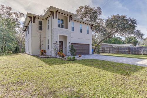 Bearss Plaza House | Dog-Friendly Lutz Family Home with Large Yard!