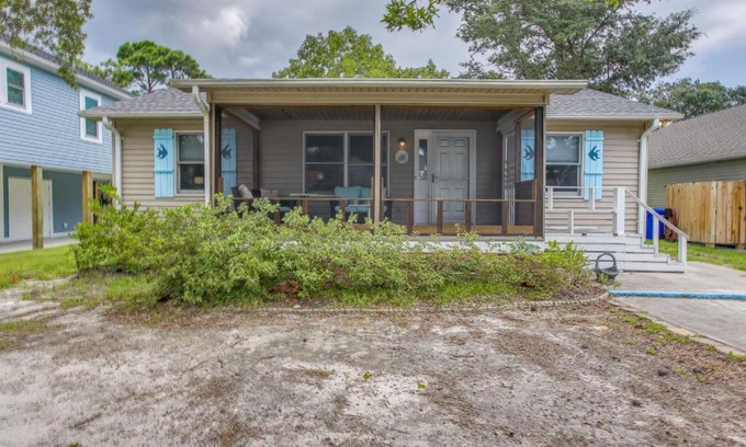 Tranquil Harbour House | Dog-Friendly Oak Island Rental - 1 Mi to Beach!
