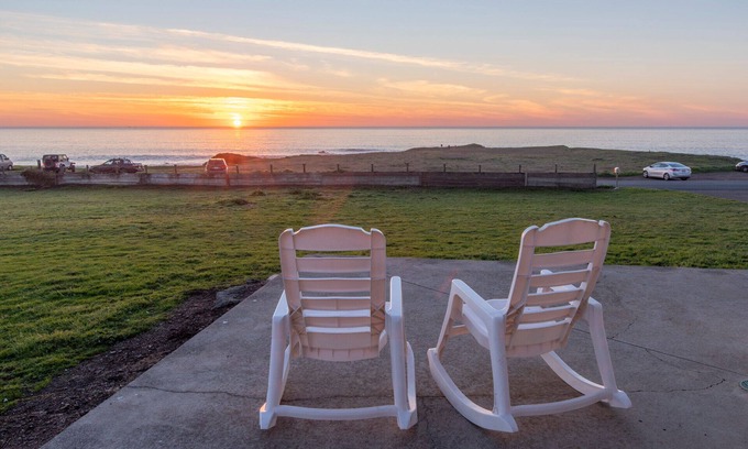 Fort Bragg House | Dog friendly! Oceanfront home with side to side views! Hear the sea lions!