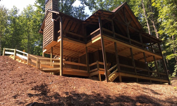 Blue Ridge Cabin | Dog Friendly, PAVED 2 lane access, Aska Adventure Area, Minutes to Downtown
