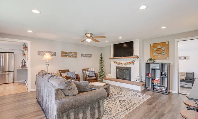 Edgewater House | Dog-Friendly Ranch Retreat ~ 5 Mi to Denver!