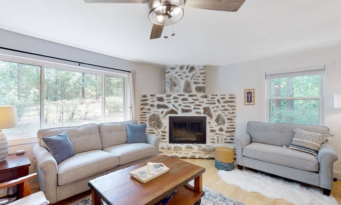Eureka Springs House | Dog-friendly retreat with an enclosed yard, firepit, games, and central AC