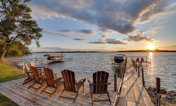 Lake Park House | Dog-Friendly! Silver Lake Escape Near Boat Ramp