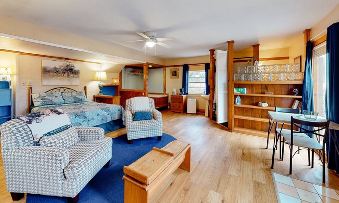 Eureka Springs House | Dog-friendly suite with a pool, mountain views, & partial AC