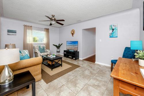 South Pinellas Community Council House | Dog-Friendly Vacation Home. 5 Min to the Beach!