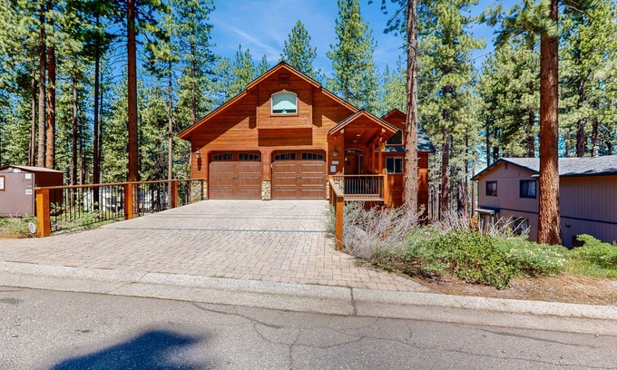 Montgomery Estates House | Dog-friendly wooded retreat near skiing, beaches, dining w/2 living rooms & deck