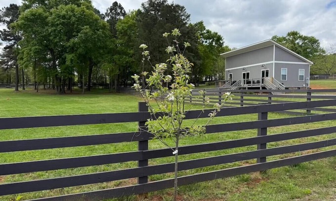 Boiling Springs House | Dog Park Vacation Home