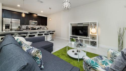 Pipers Glen Estates House | DOG9055