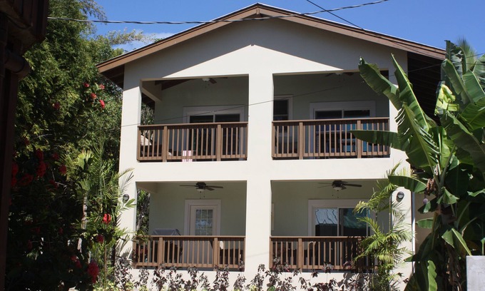 Puntas House | Dogman's Beach House, sleeps 4, with beach access!