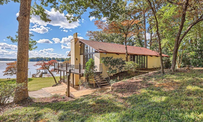 Troutman House | Dogwood Bay