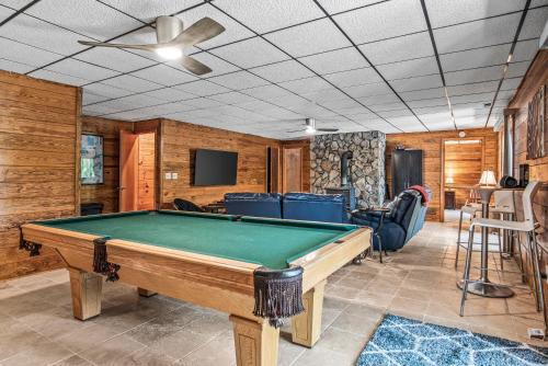 Martin House | Dogwood Cabin with Dock!