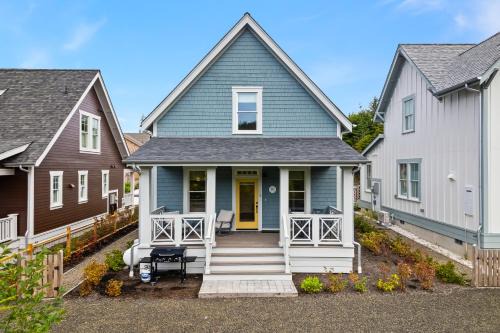Pacific Beach House | Dogwood Cottage by Seabrook Hospitality