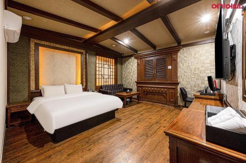 Doksan-dong Hotel | Doksan 3S Hotel