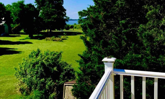 Chester House | DOLCE VIDA -KENT ISLAND HOME WITH POOL AND OCEAN VIEW-sleeps 8-10-PETS ALLOWED.