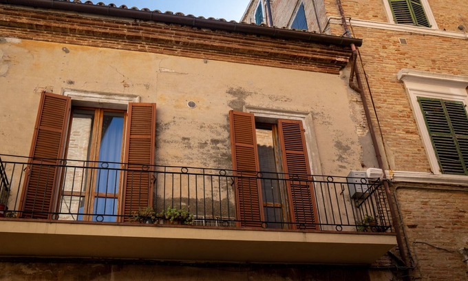 Jesi Apartment | DOLCE VITA apartment: in an elegant period building in the historic center