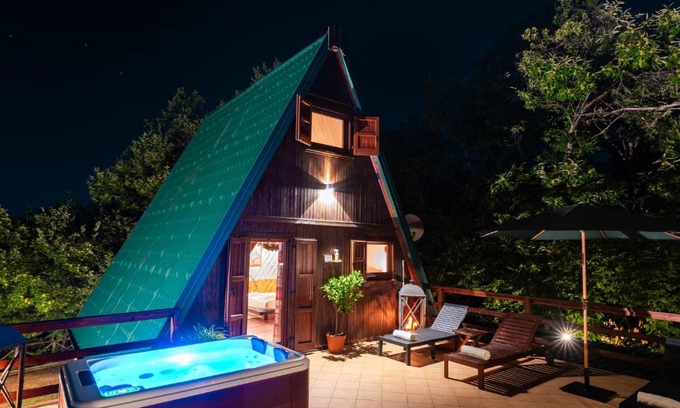Valfornace Ski Chalet | DOLF - Villa Ombrosa