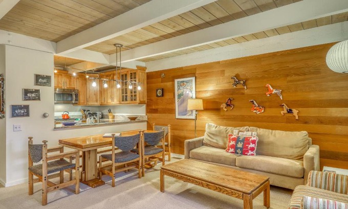 Elkhorn House | Dollar Meadows 1388
