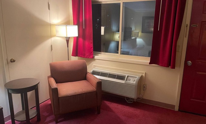 Albion Hotel | Dollinger's Motor Inn