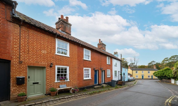 Martlesham Heath House | Dolly Cottage - One Bedroom House, Sleeps 2