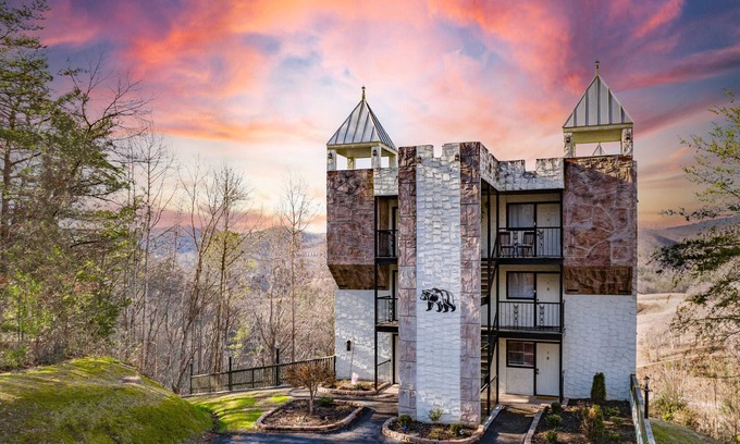 Caton Condo | Dolly's Castle unit 3