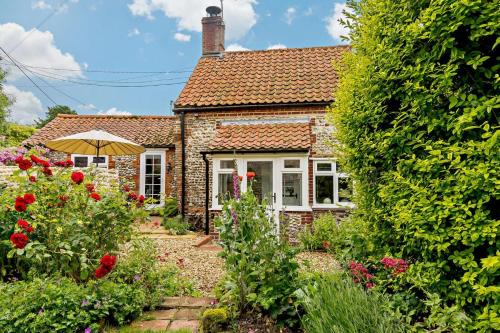 Wiveton House | Dolphin Cottage