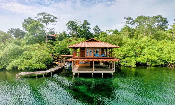 Isla Solarte Cabin | Dolphin EcoLodge - Where the Caribbean Sea meets the tropical rainforest
