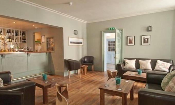 Wincanton Hotel | Dolphin Hotel
