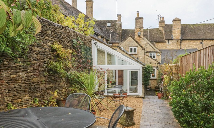 Burford House | Dolphin House