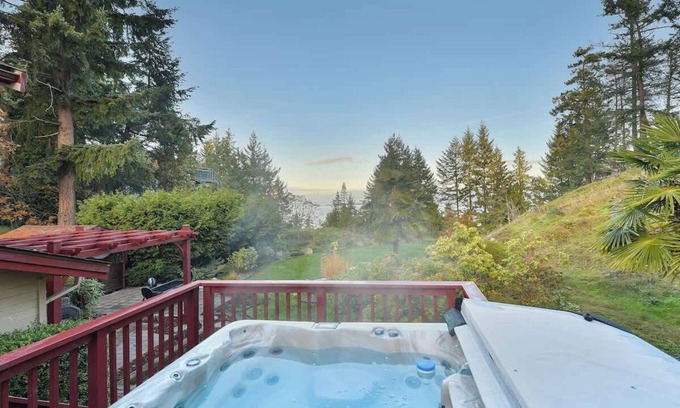 Regional District of Nanaimo House | Dolphin House Summary