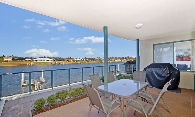 Port Macquarie Apartment | Dolphins 2 - Villa On The Port Macquarie Waterways