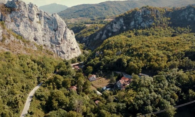 Nisava District Cabin | Dom sa pogledom Jela