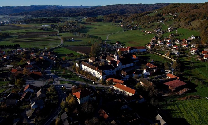 Ivancna Gorica House | Dom Vita - Modern guest house for large families and groups